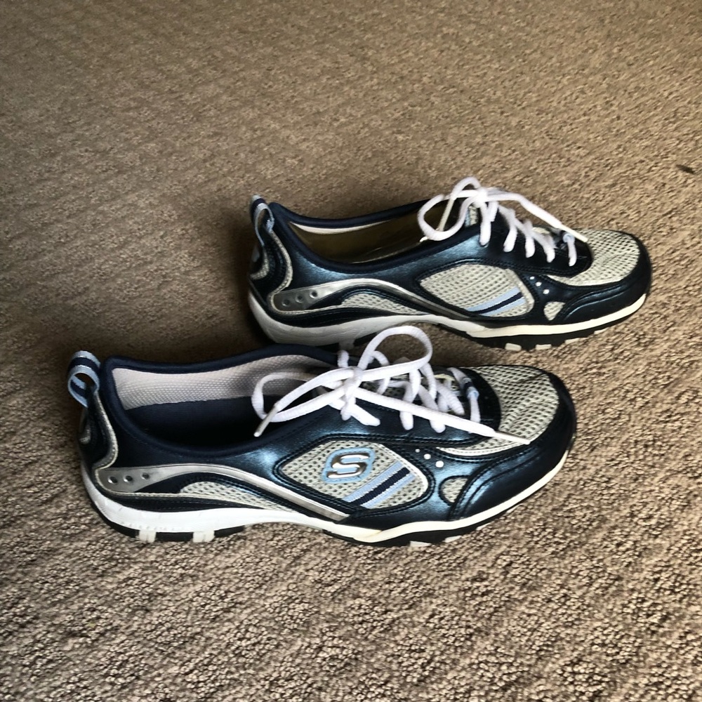 Skechers  Size 8 sneakers. Worn once. Excellent condition.